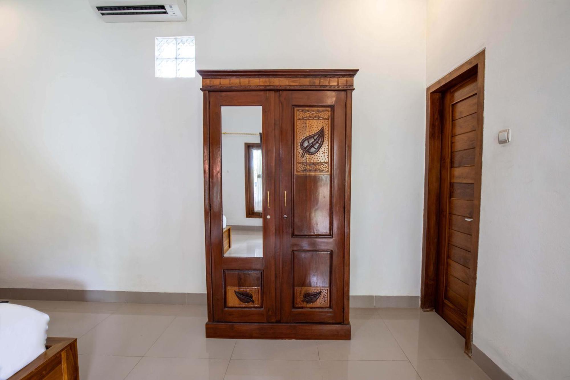 Coconut Hill Cottage Batununggul Exterior photo