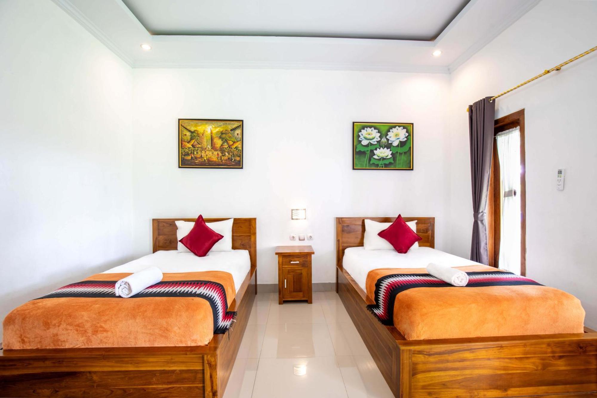Coconut Hill Cottage Batununggul Exterior photo