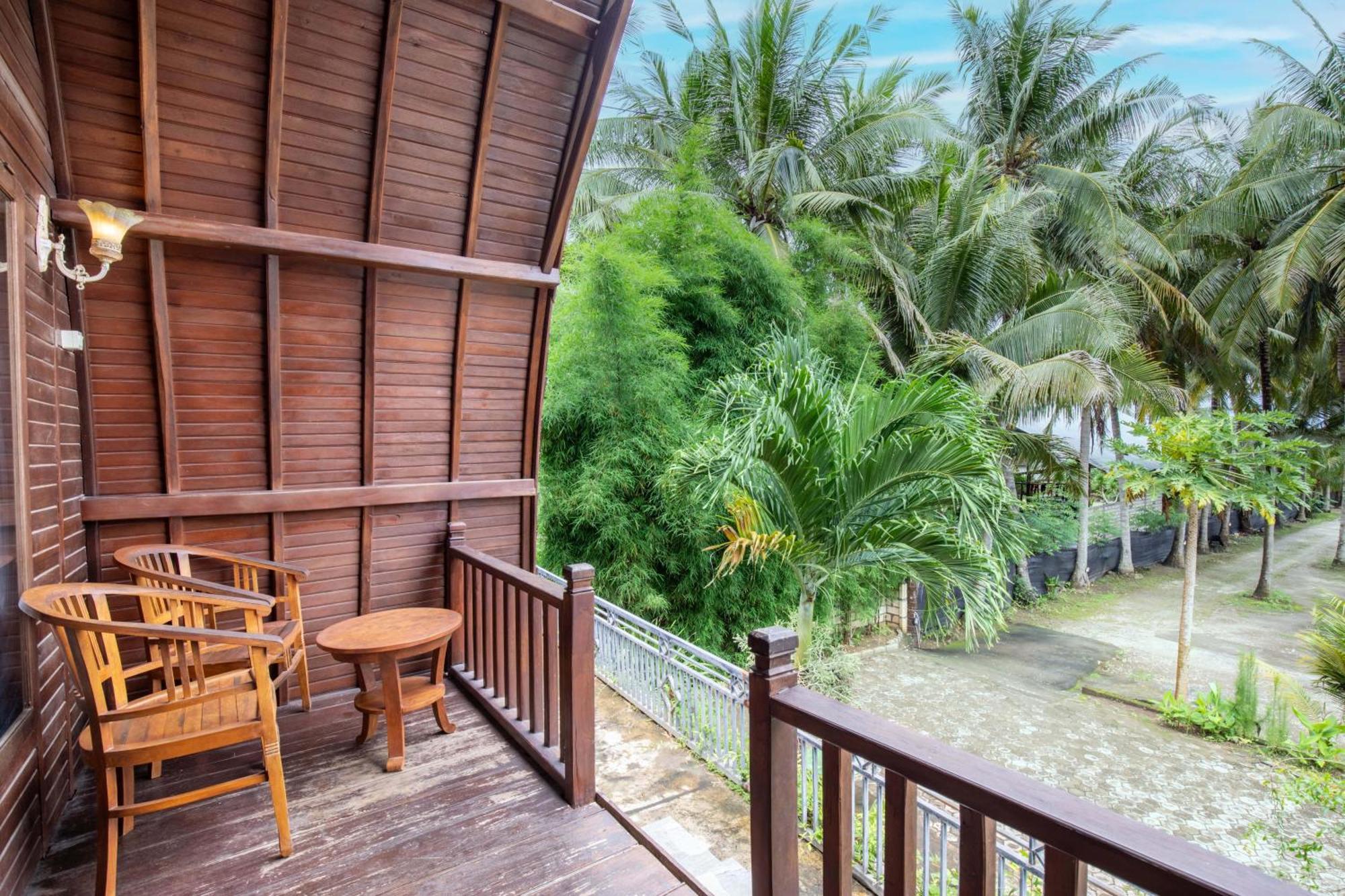 Coconut Hill Cottage Batununggul Exterior photo