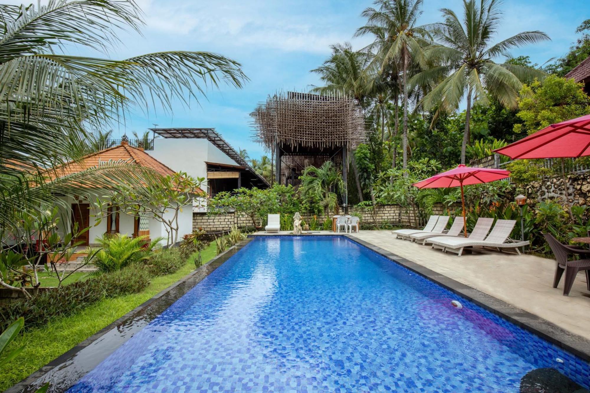 Coconut Hill Cottage Batununggul Exterior photo