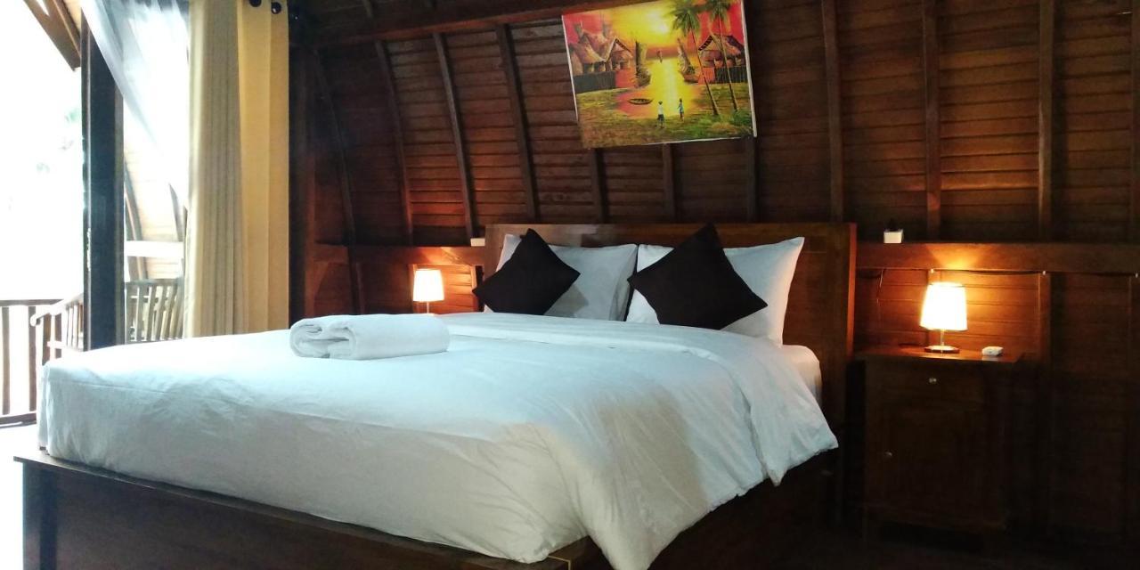 Coconut Hill Cottage Batununggul Exterior photo